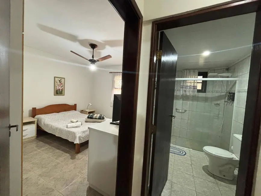 Chácara com 4 quartos à venda, 288m2 em Piracaia - SP - imagem 9 Foto 9 de Chácara com 4 quartos à venda, 288m2 em Piracaia - SP