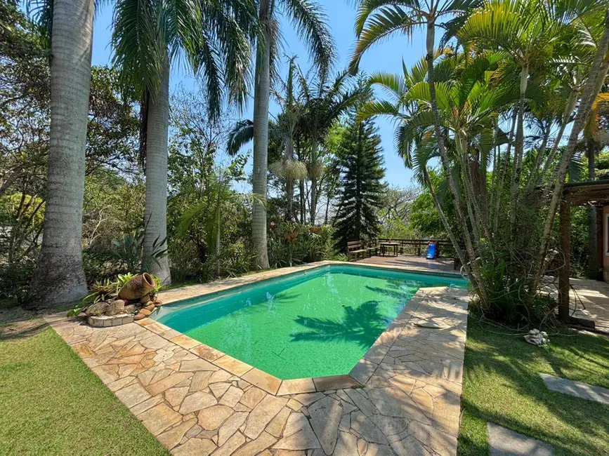 Chácara com 4 quartos à venda, 288m2 em Piracaia - SP - imagem 3 Foto 3 de Chácara com 4 quartos à venda, 288m2 em Piracaia - SP