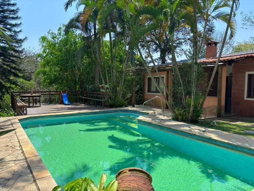 Chácara com 4 quartos à venda, 288m2 em Piracaia - SP - imagem 8 Foto 8 de Chácara com 4 quartos à venda, 288m2 em Piracaia - SP