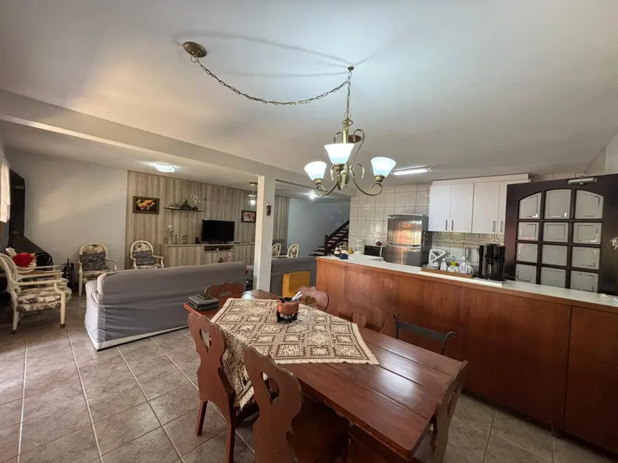 Chácara com 4 quartos à venda, 288m2 em Piracaia - SP - imagem 6 Foto 6 de Chácara com 4 quartos à venda, 288m2 em Piracaia - SP