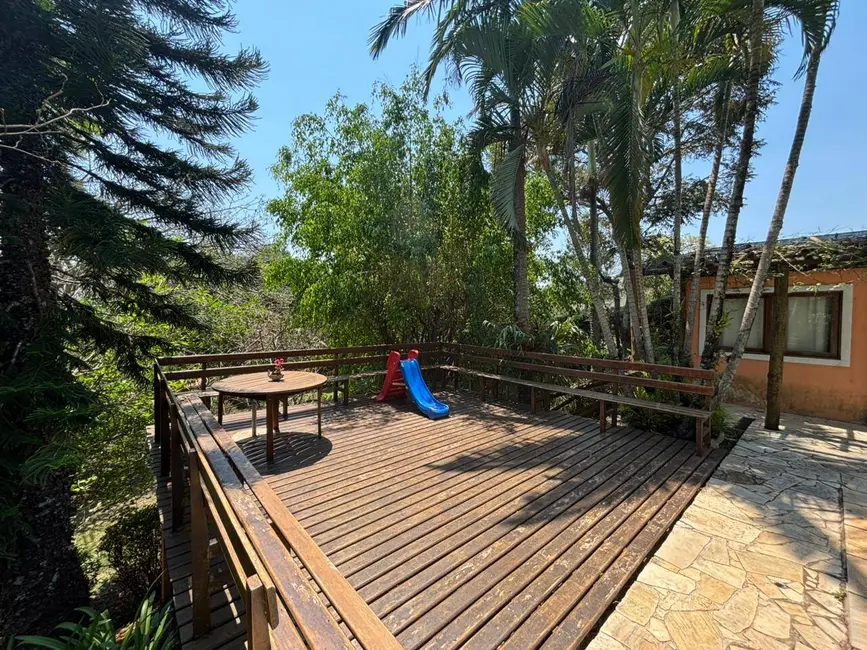 Chácara com 4 quartos à venda, 288m2 em Piracaia - SP - imagem 5 Foto 5 de Chácara com 4 quartos à venda, 288m2 em Piracaia - SP