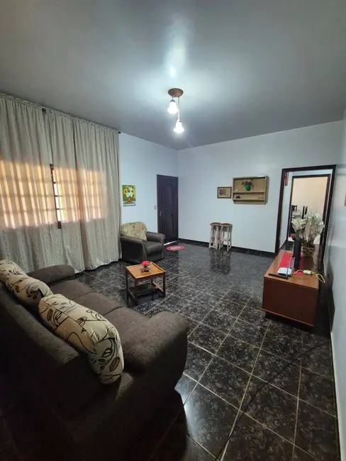 Sítio / Rancho com 3 quartos à venda, 350m2 em Nazare Paulista - SP - imagem 5 Foto 5 de Sítio / Rancho com 3 quartos à venda, 350m2 em Nazare Paulista - SP