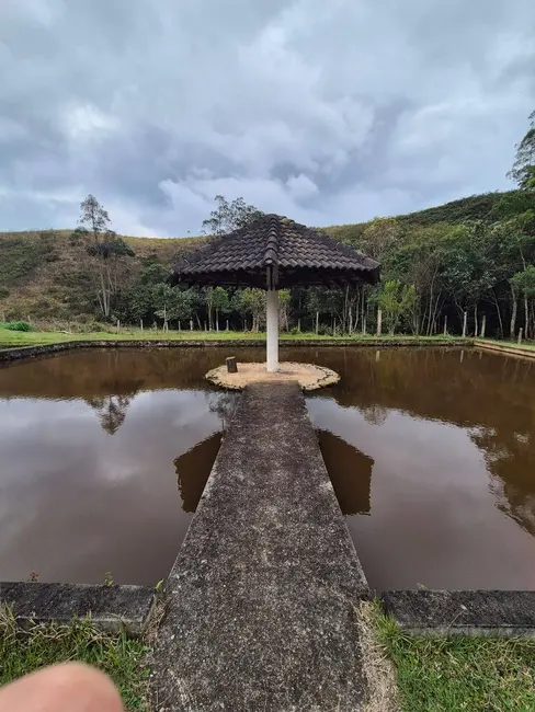 Sítio / Rancho com 3 quartos à venda, 350m2 em Nazare Paulista - SP - imagem 4 Foto 4 de Sítio / Rancho com 3 quartos à venda, 350m2 em Nazare Paulista - SP
