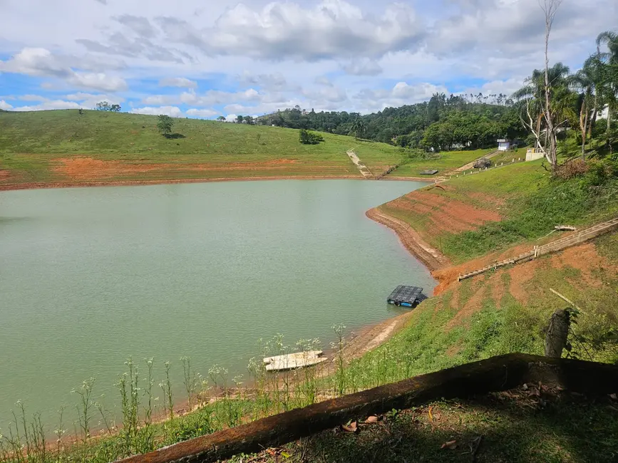Foto 1 de Chácara com 3 quartos à venda, 250m2 em Igarata - SP