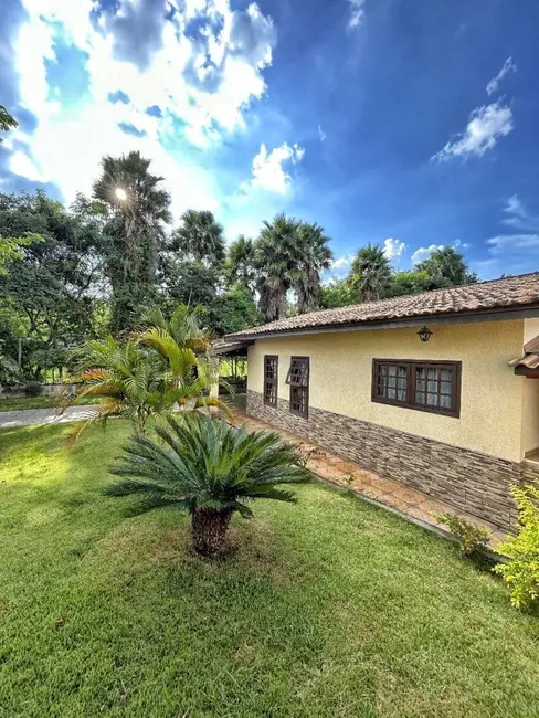 Foto 2 de Chácara com 3 quartos à venda, 182m2 em Loteamento Vale das Flores, Atibaia - SP