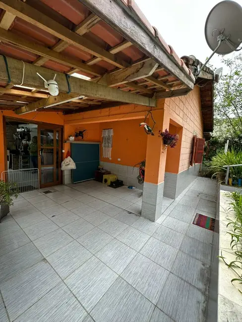 Chácara com 3 quartos à venda, 150m2 em Santa Isabel - SP - imagem 4 Foto 4 de Chácara com 3 quartos à venda, 150m2 em Santa Isabel - SP