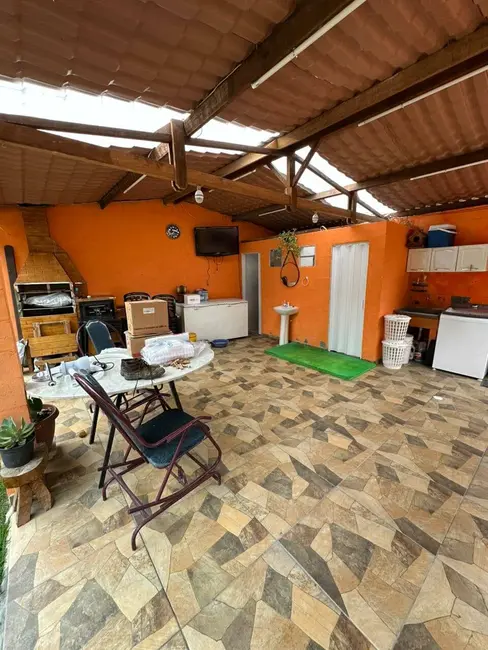 Chácara com 3 quartos à venda, 150m2 em Santa Isabel - SP - imagem 1 Foto 1 de Chácara com 3 quartos à venda, 150m2 em Santa Isabel - SP