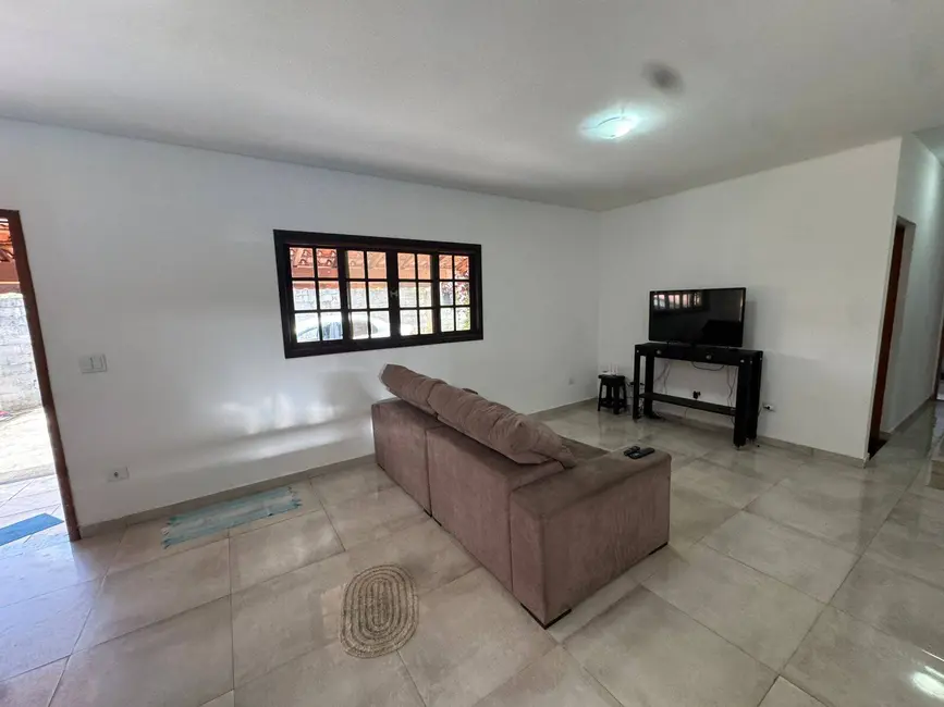 Chácara com 3 quartos à venda, 250m2 em Guarulhos - SP - imagem 5 Foto 5 de Chácara com 3 quartos à venda, 250m2 em Guarulhos - SP