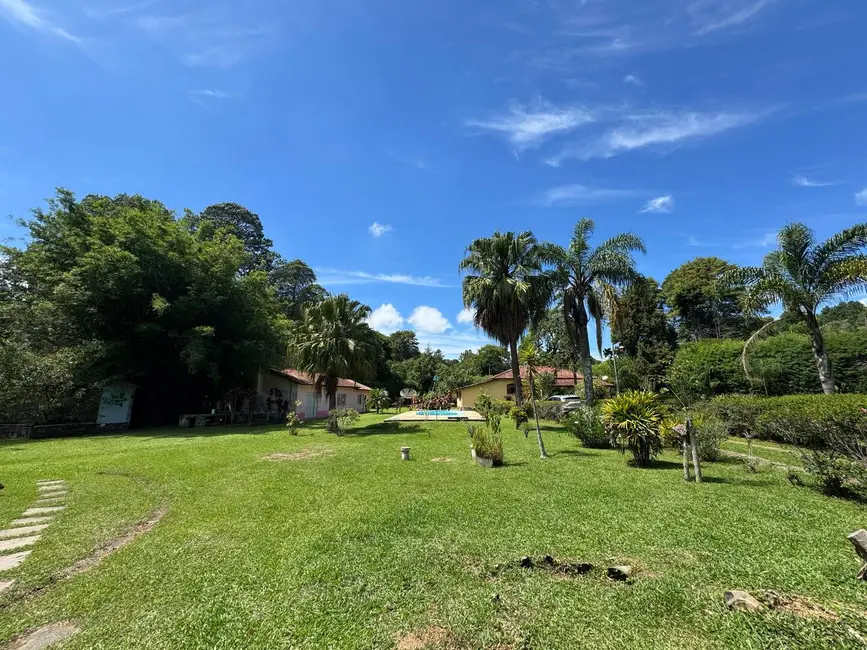 Foto 4 de Chácara com 5 quartos à venda, 300m2 em Bom Jesus Dos Perdoes - SP