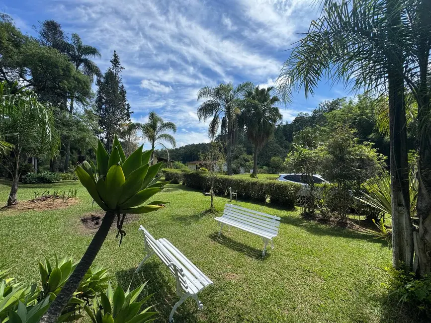Foto 5 de Chácara com 5 quartos à venda, 300m2 em Bom Jesus Dos Perdoes - SP