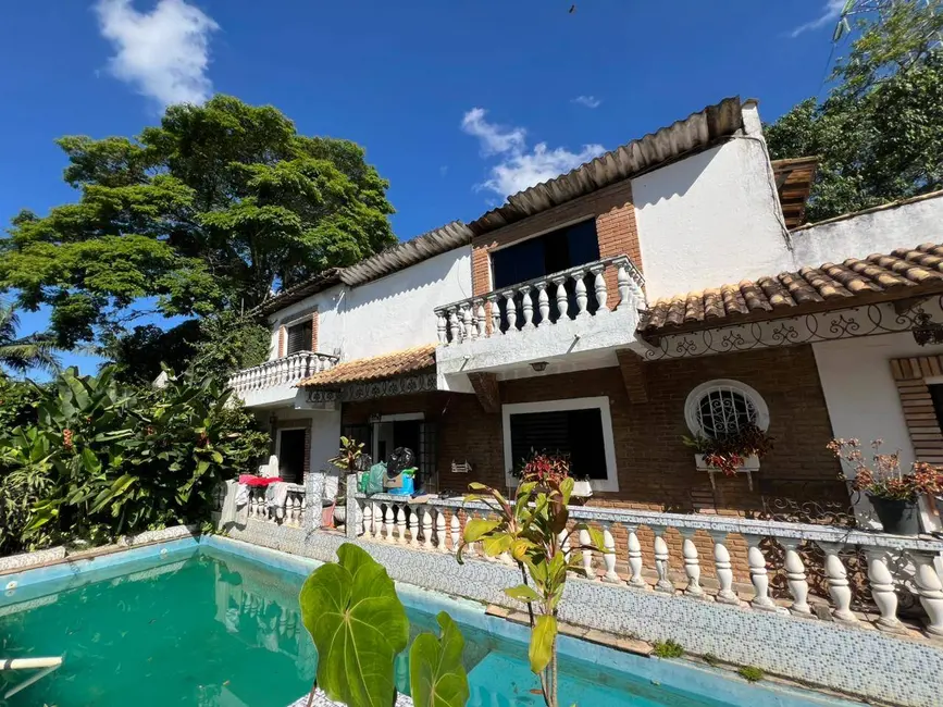 Chácara com 5 quartos à venda, 200m2 em Santa Isabel - SP - imagem 1 Foto 1 de Chácara com 5 quartos à venda, 200m2 em Santa Isabel - SP