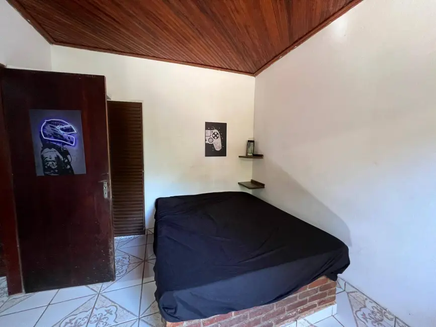 Chácara com 5 quartos à venda, 200m2 em Santa Isabel - SP - imagem 4 Foto 4 de Chácara com 5 quartos à venda, 200m2 em Santa Isabel - SP