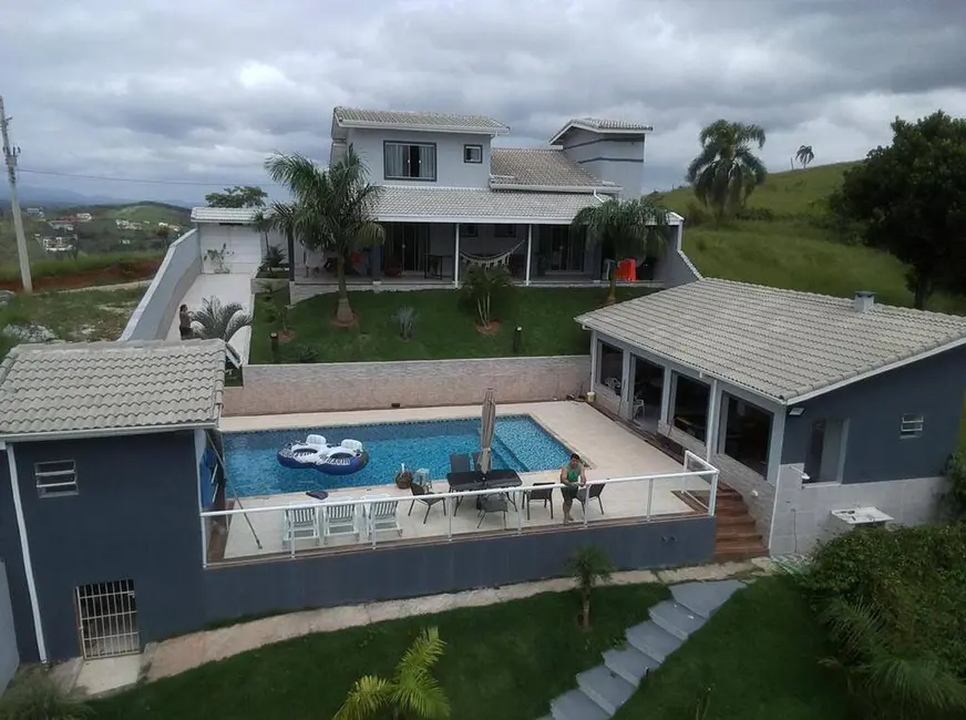 Foto 1 de Chácara com 4 quartos à venda, 300m2 em Igarata - SP