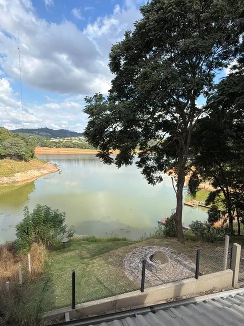 Chácara com 4 quartos à venda, 300m2 em Vargem - SP - imagem 1 Foto 1 de Chácara com 4 quartos à venda, 300m2 em Vargem - SP