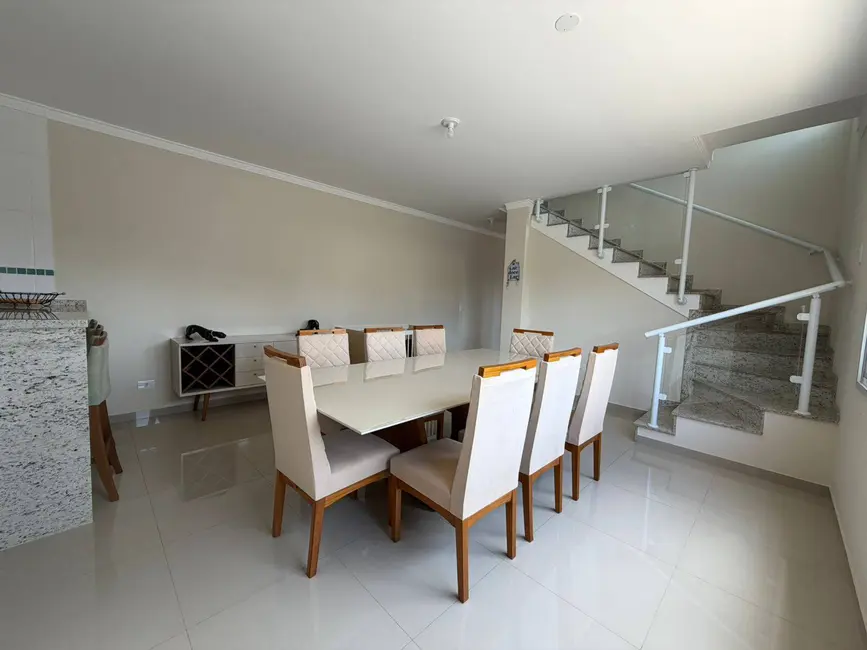 Foto 3 de Casa com 3 quartos para alugar, 115m2 em Jardim dos Pinheiros, Atibaia - SP