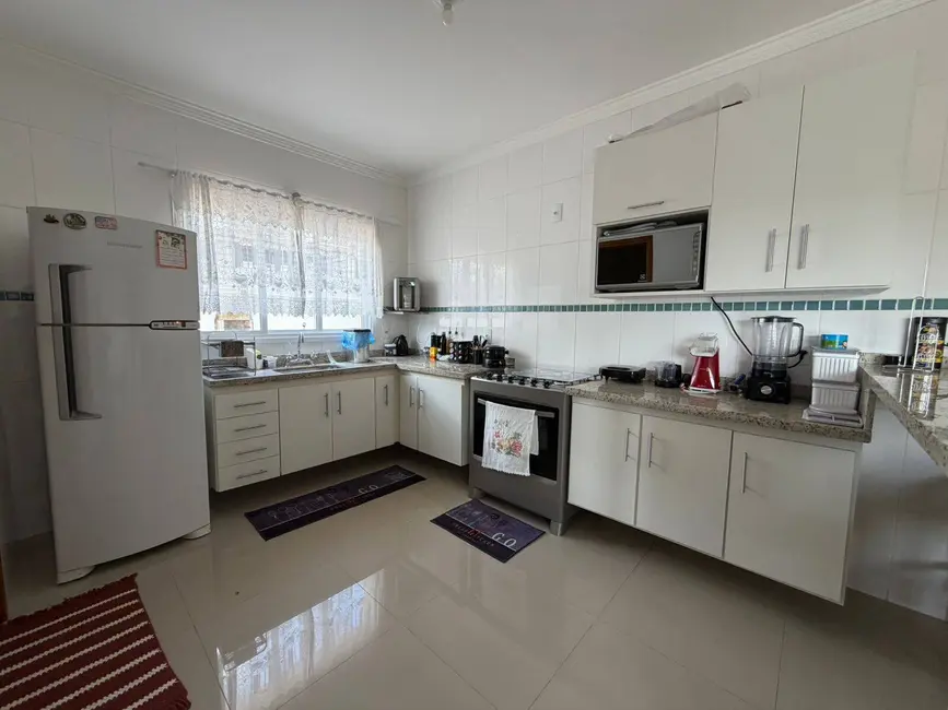 Foto 7 de Casa com 3 quartos para alugar, 115m2 em Jardim dos Pinheiros, Atibaia - SP