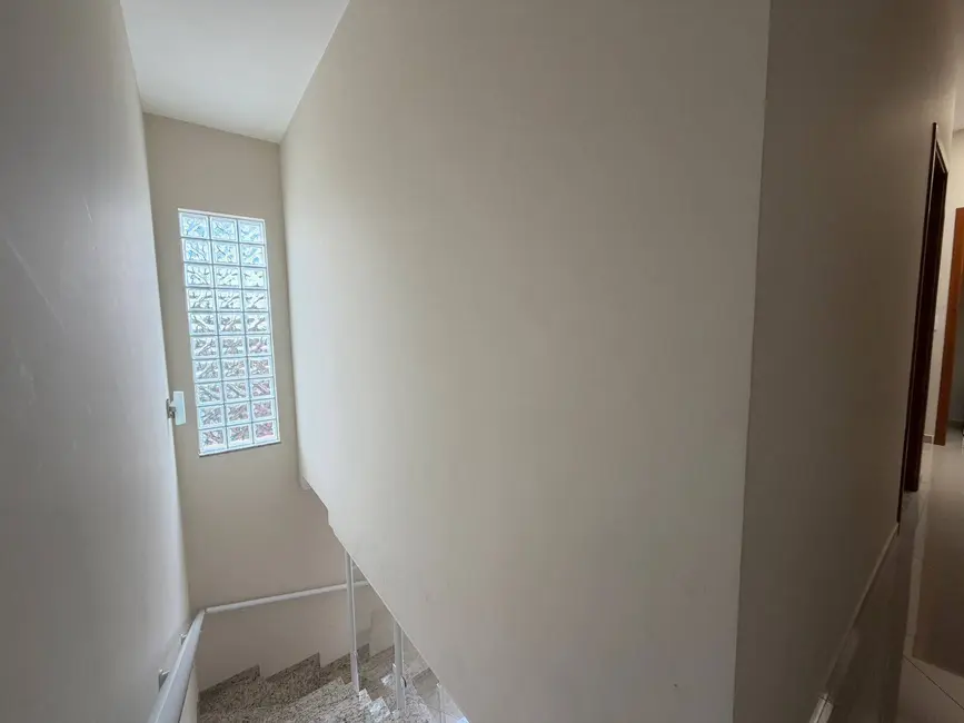 Foto 9 de Casa com 3 quartos para alugar, 115m2 em Jardim dos Pinheiros, Atibaia - SP