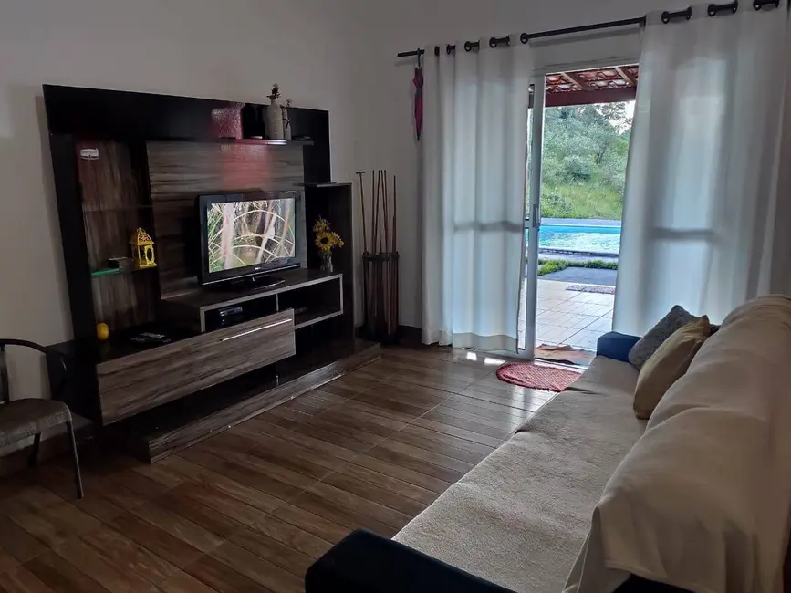 Foto 8 de Chácara com 3 quartos à venda, 150m2 em Piracaia - SP