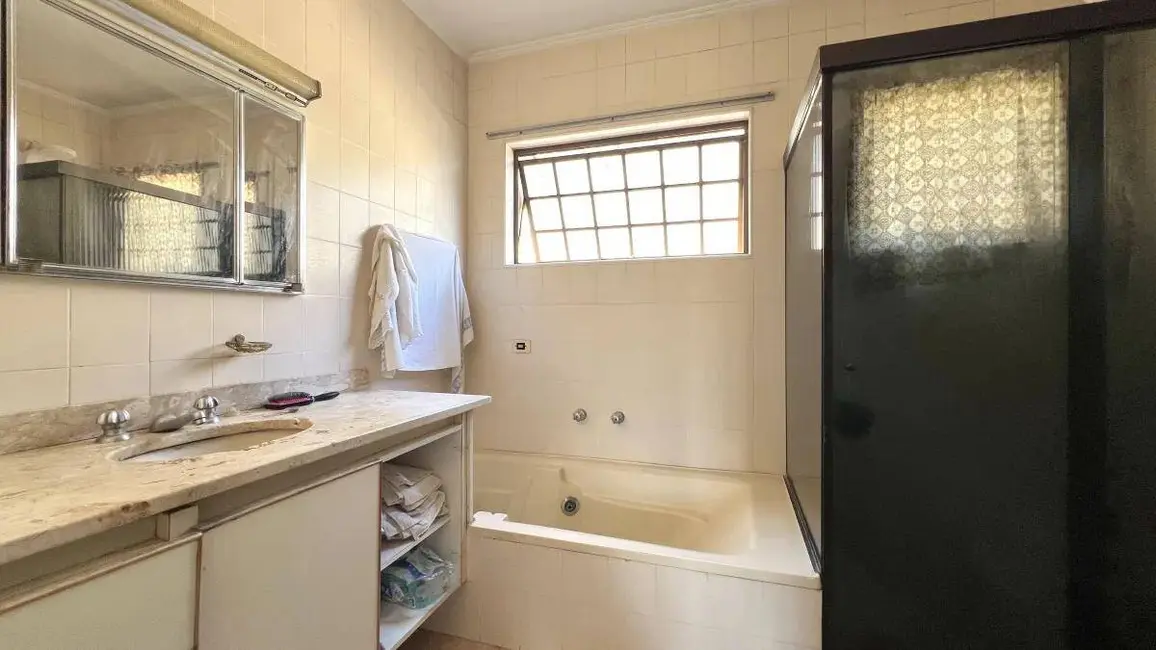 Casa com 3 quartos à venda, 610m2 em Nova Gardênia, Atibaia - SP - imagem 5 Foto 5 de Casa com 3 quartos à venda, 610m2 em Nova Gardênia, Atibaia - SP
