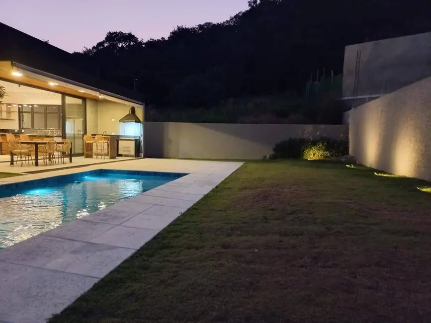 Casa de Condomínio com 4 quartos à venda, 390m2 em Condomínio Residencial Itaporã de Atibaia, Atibaia - SP - imagem 9 Foto 9 de Casa de Condomínio com 4 quartos à venda, 390m2 em Condomínio Residencial Itaporã de Atibaia, Atibaia - SP