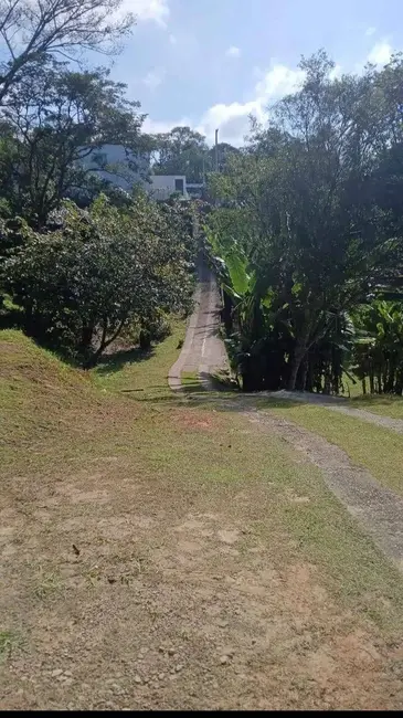 Chácara com 3 quartos à venda, 150m2 em Aruja - SP - imagem 6 Foto 6 de Chácara com 3 quartos à venda, 150m2 em Aruja - SP