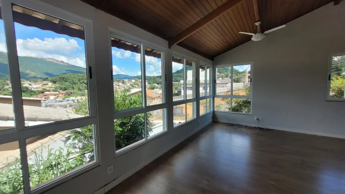 Foto 1 de Casa com 3 quartos à venda e para alugar, 162m2 em Jardim Maristela, Atibaia - SP