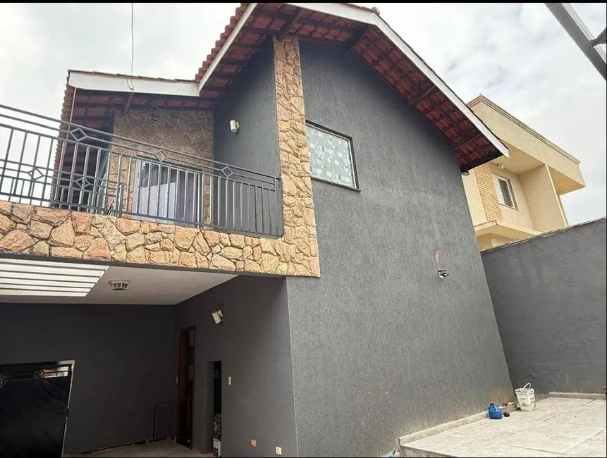 Foto 1 de Casa com 3 quartos à venda e para alugar, 200m2 em Jardim Maristela, Atibaia - SP