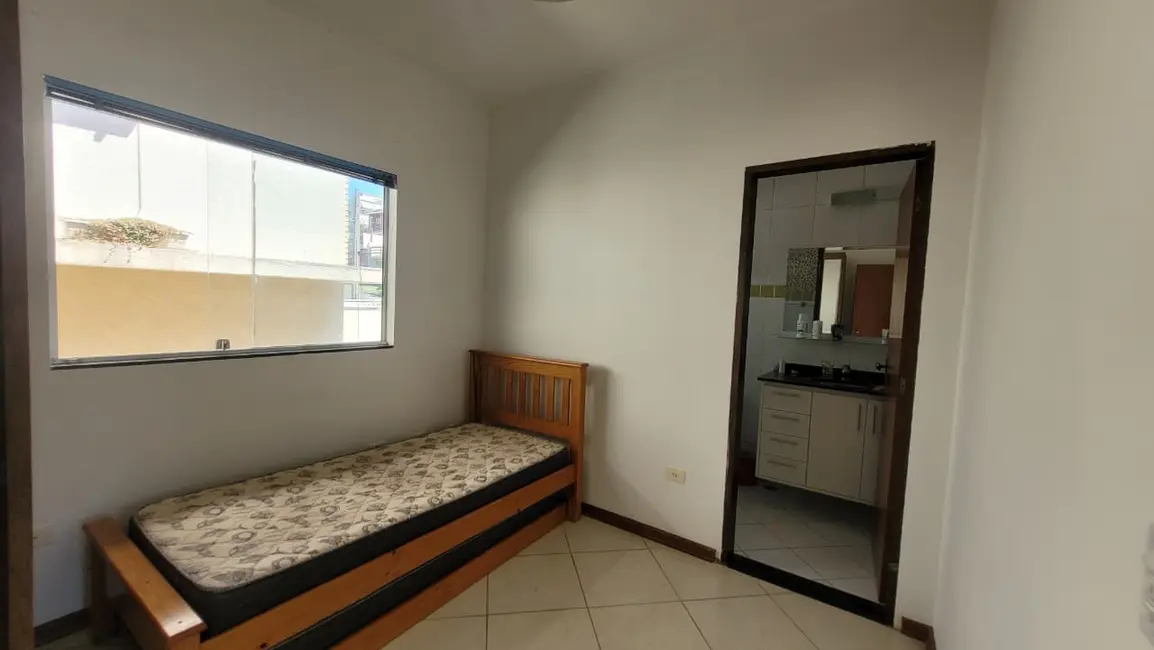 Foto 6 de Casa com 3 quartos à venda e para alugar, 200m2 em Jardim Maristela, Atibaia - SP