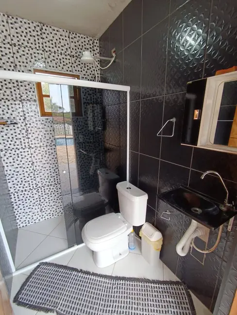 Chácara com 3 quartos à venda e para alugar em Igarata - SP - imagem 5 Foto 5 de Chácara com 3 quartos à venda e para alugar em Igarata - SP
