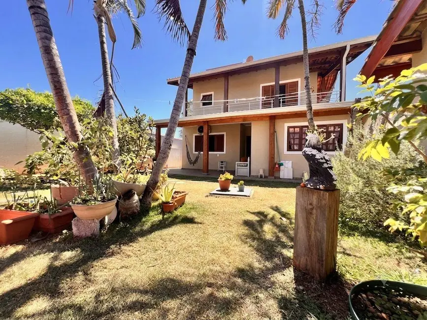 Casa com 3 quartos à venda, 250m2 em Jardim Paulista, Atibaia - SP - imagem 1 Foto 1 de Casa com 3 quartos à venda, 250m2 em Jardim Paulista, Atibaia - SP