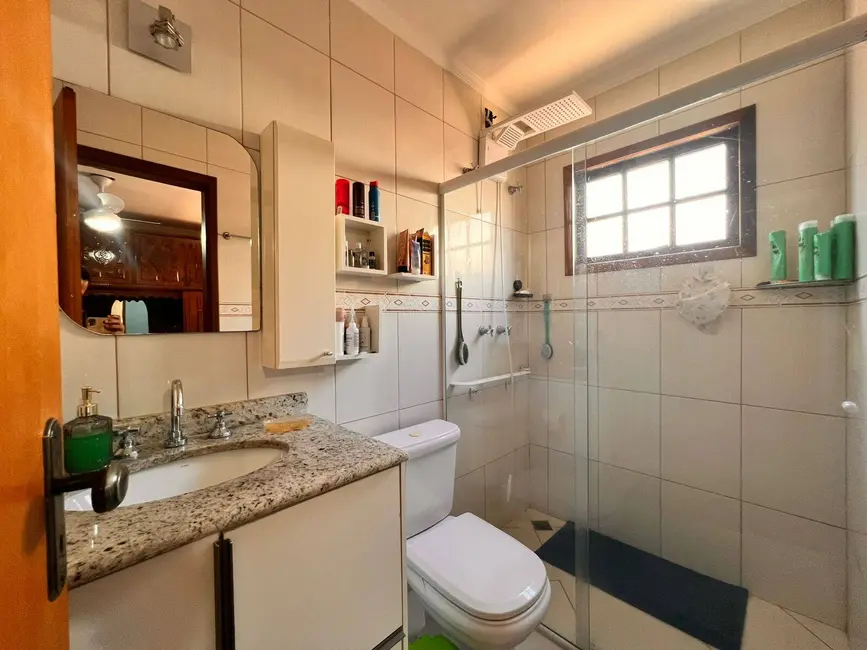 Casa com 3 quartos à venda, 250m2 em Jardim Paulista, Atibaia - SP - imagem 4 Foto 4 de Casa com 3 quartos à venda, 250m2 em Jardim Paulista, Atibaia - SP