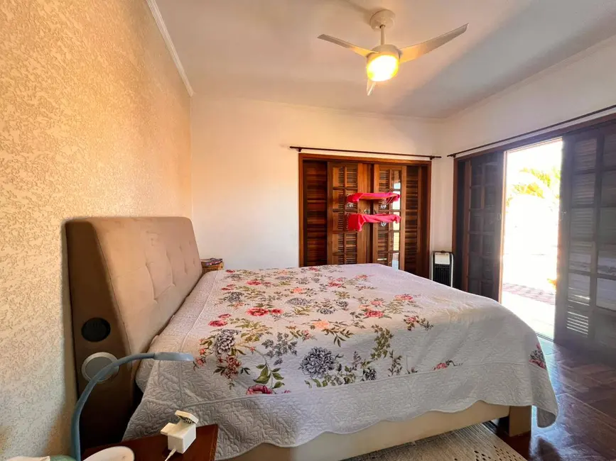 Casa com 3 quartos à venda, 250m2 em Jardim Paulista, Atibaia - SP - imagem 5 Foto 5 de Casa com 3 quartos à venda, 250m2 em Jardim Paulista, Atibaia - SP