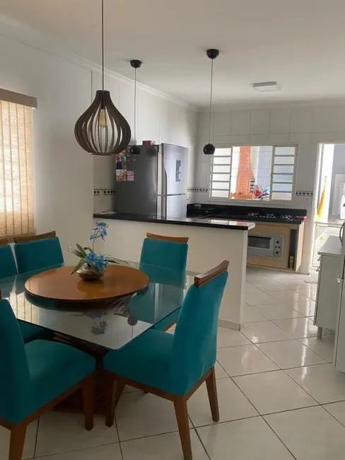 Foto 4 de Casa com 3 quartos à venda, 155m2 em Jardim Jaraguá, Taubate - SP