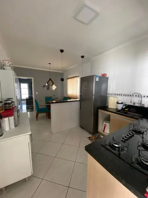 Foto 2 de Casa com 3 quartos à venda, 155m2 em Jardim Jaraguá, Taubate - SP