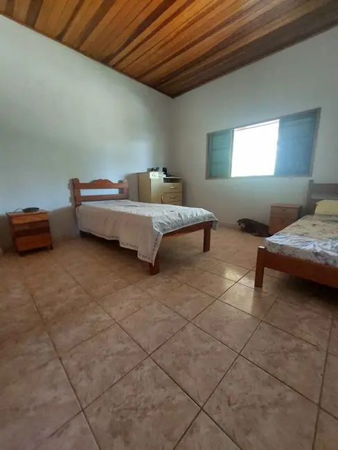 Foto 9 de Chácara com 2 quartos à venda, 100m2 em Loteamento Chácaras Ingrid, Taubate - SP