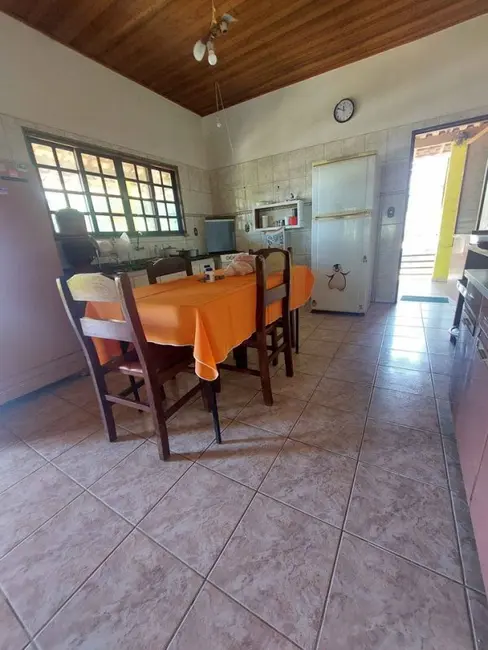 Foto 8 de Chácara com 2 quartos à venda, 100m2 em Loteamento Chácaras Ingrid, Taubate - SP