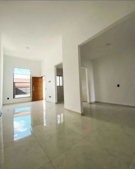 Foto 2 de Casa com 3 quartos à venda, 92m2 em Jardim Gurilândia, Taubate - SP