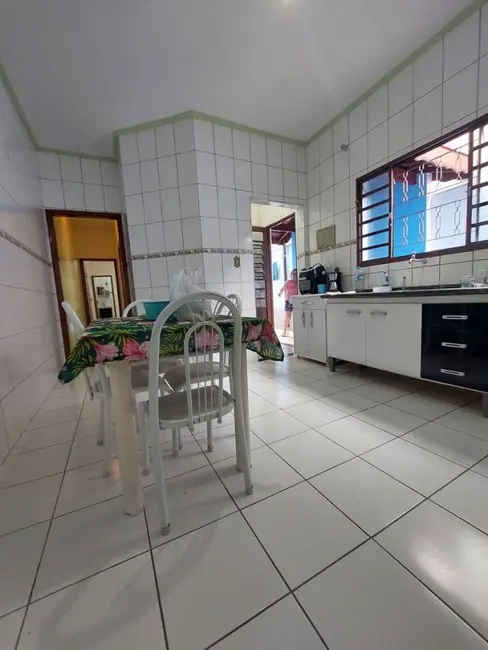 Foto 8 de Casa com 2 quartos à venda, 110m2 em Jardim Independência, Taubate - SP