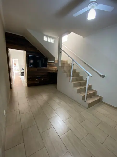 Foto 3 de Sobrado com 3 quartos à venda, 202m2 em Parque Aeroporto, Taubate - SP