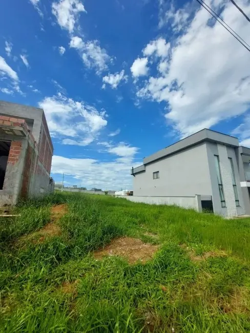 Foto 3 de Terreno / Lote à venda, 300m2 em Taubate - SP
