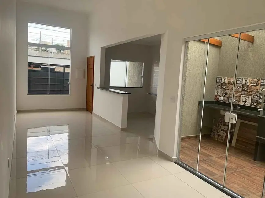 Foto 3 de Casa com 3 quartos à venda, 148m2 em Piracangaguá, Taubate - SP