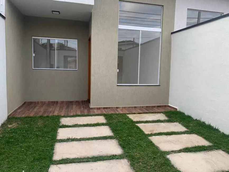 Foto 1 de Casa com 3 quartos à venda, 148m2 em Piracangaguá, Taubate - SP