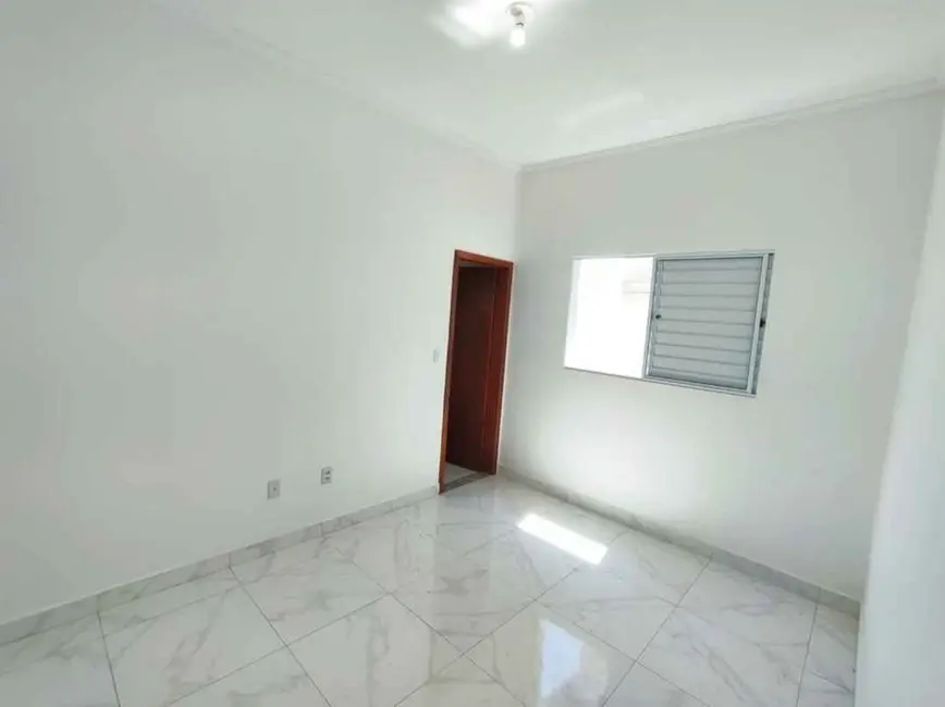 Foto 7 de Casa com 2 quartos à venda, 138m2 em Residencial Estoril, Taubate - SP