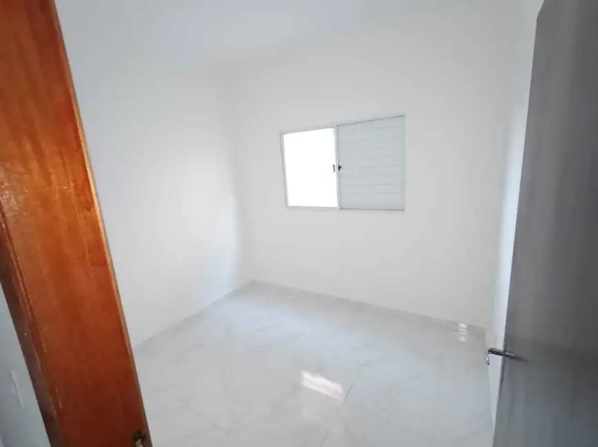 Foto 8 de Casa com 2 quartos à venda, 138m2 em Residencial Estoril, Taubate - SP