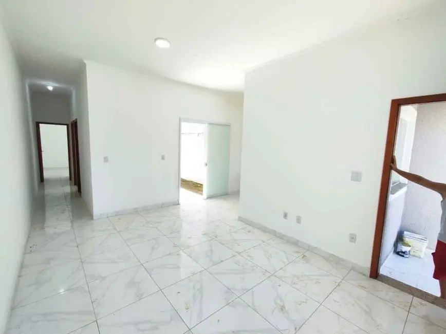 Foto 3 de Casa com 2 quartos à venda, 138m2 em Residencial Estoril, Taubate - SP