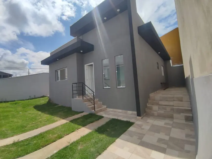 Foto 1 de Casa com 2 quartos à venda, 160m2 em Residencial Estoril, Taubate - SP