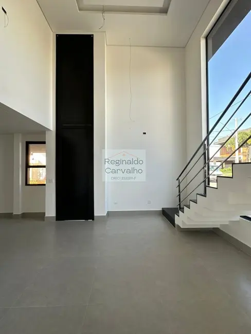 Casa de Condomínio com 4 quartos à venda, 205m2 em Sao Jose Dos Campos - SP - imagem 3 Foto 3 de Casa de Condomínio com 4 quartos à venda, 205m2 em Sao Jose Dos Campos - SP