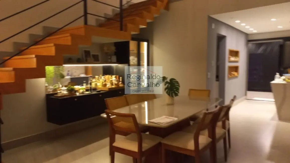 Casa de Condomínio com 3 quartos à venda, 270m2 em Sao Jose Dos Campos - SP - imagem 7 Foto 7 de Casa de Condomínio com 3 quartos à venda, 270m2 em Sao Jose Dos Campos - SP