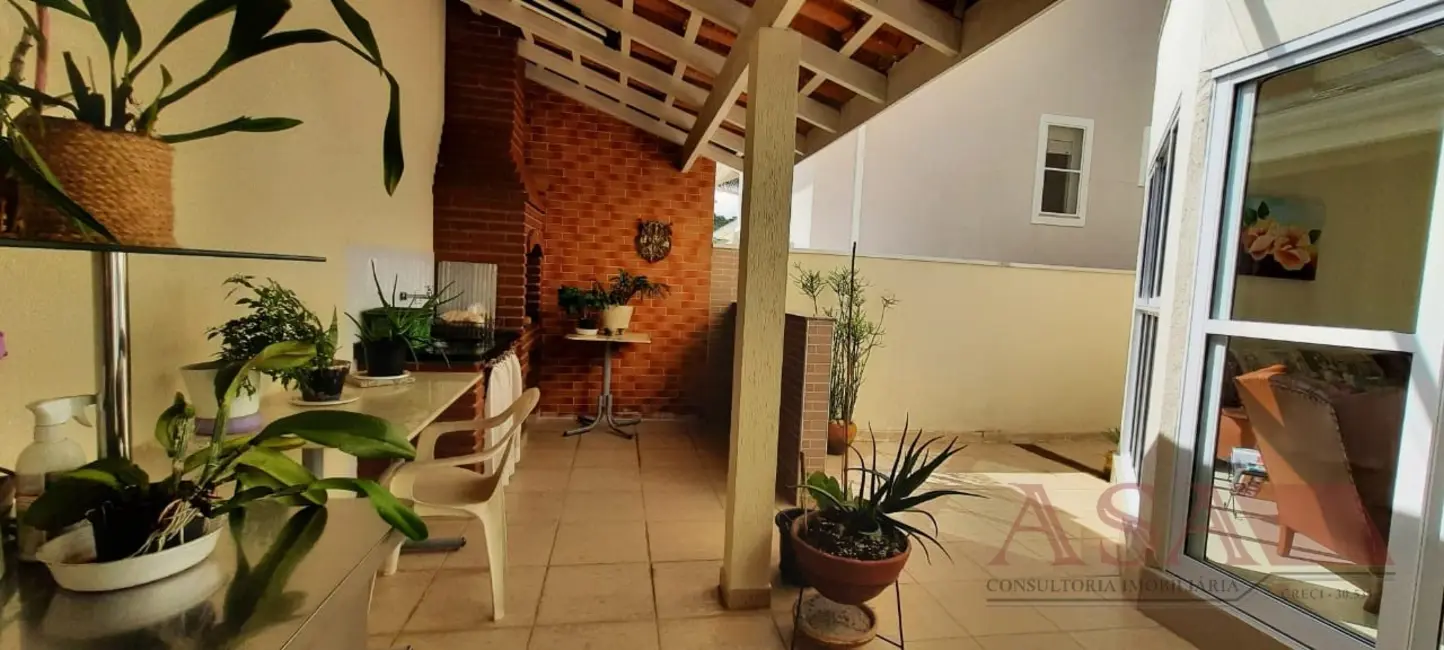 Foto 2 de Casa com 4 quartos à venda, 280m2 em Vila Oliveira, Mogi Das Cruzes - SP