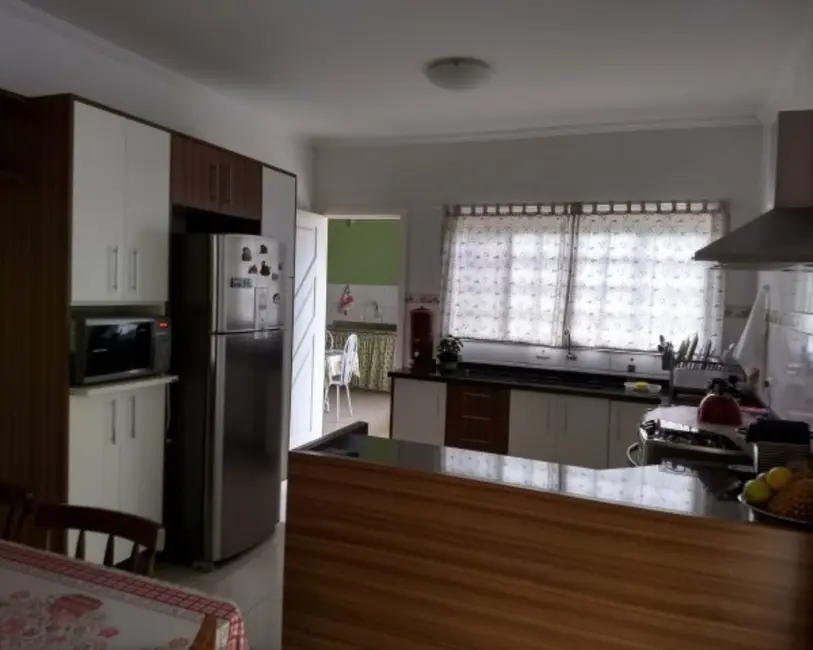 Foto 3 de Casa com 3 quartos à venda, 200m2 em Vila Lavínia, Mogi Das Cruzes - SP